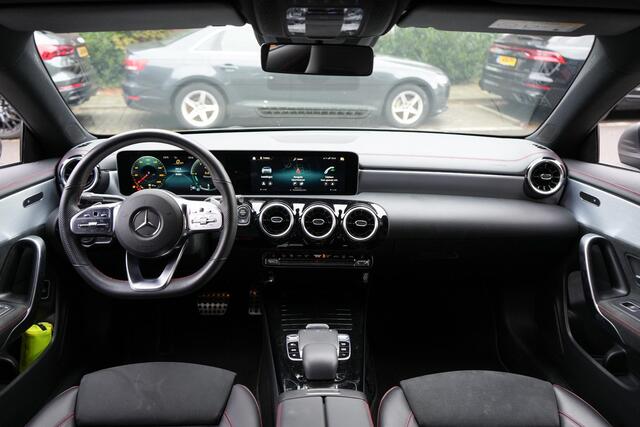 Mercedes-Benz CLA-KLASSE 180 AMG | CAMERA | MAGNO | CARPLAY | NAVI