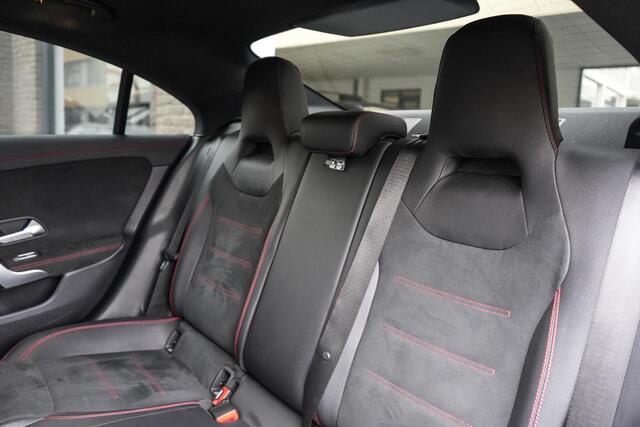 Mercedes-Benz CLA-KLASSE 180 AMG | CAMERA | MAGNO | CARPLAY | NAVI