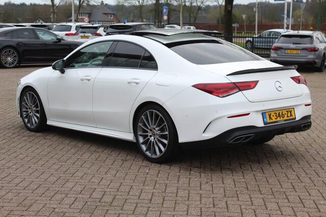 Mercedes-Benz CLA-KLASSE 180 Business Solution AMG / Panoramadak / Camera / 19'' / Sfeerverlichting / Leder&Alcantara / Cruise Control