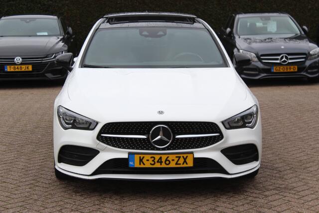 Mercedes-Benz CLA-KLASSE 180 Business Solution AMG / Panoramadak / Camera / 19'' / Sfeerverlichting / Leder&Alcantara / Cruise Control