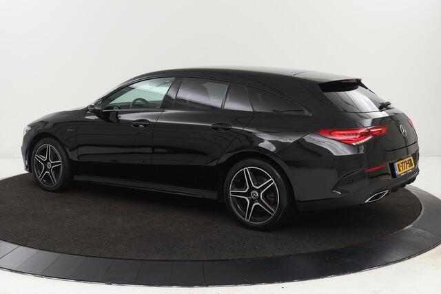 Mercedes-Benz CLA-KLASSE 250e AMG Night | Stoelverwarming | Carplay | Camera | Sfeerverlichting | Leder/Alcantara | Full LED | Widescreen