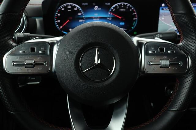 Mercedes-Benz CLA-KLASSE 250e AMG Night | Stoelverwarming | Carplay | Camera | Sfeerverlichting | Leder/Alcantara | Full LED | Widescreen