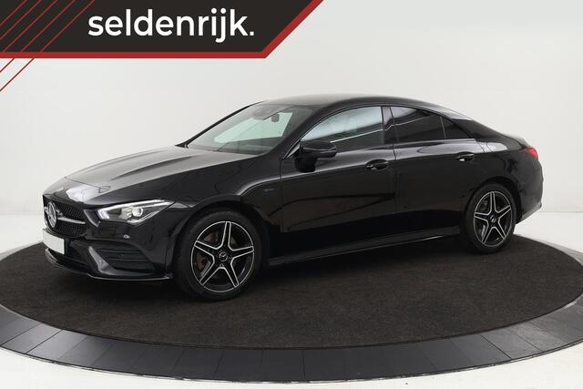 Mercedes-Benz CLA-KLASSE 250e AMG Night | Carplay | Stoelverwarming | Sfeerverlichting | Full LED | Leder/Alcantara | Climate control | Park Assist