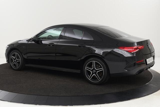 Mercedes-Benz CLA-KLASSE 250e AMG Night | Carplay | Stoelverwarming | Sfeerverlichting | Full LED | Leder/Alcantara | Climate control | Park Assist