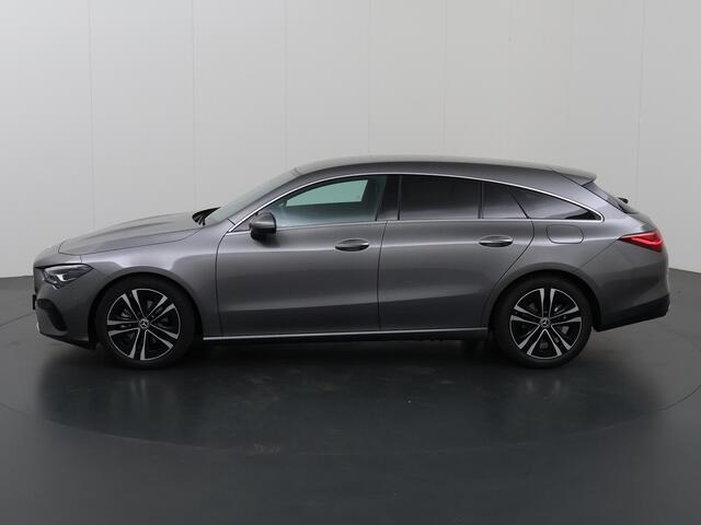 Mercedes-Benz CLA-KLASSE Shooting Brake 180 Star Edition Luxury Line | Keyless Entry | Sfeerverlichting | Elektrische Kofferklep | Stoelverwarming | Achteruitrijcamera |