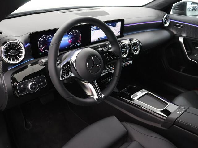 Mercedes-Benz CLA-KLASSE Shooting Brake 180 Star Edition Luxury Line 18 inch LM velgen | Getinte ramen | Led verlichting | Facelift type