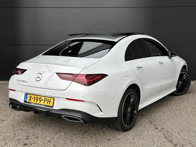 Mercedes-Benz CLA-KLASSE 250 e AMG Line | Premium | Nightpakket | Panoramadak | Achteruitrijcamera | Stoelverwarming | Sfeerverlichting | Showmodel SALE