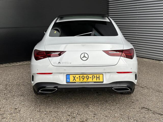 Mercedes-Benz CLA-KLASSE 250 e AMG Line | Premium | Nightpakket | Panoramadak | Achteruitrijcamera | Stoelverwarming | Sfeerverlichting | Showmodel SALE