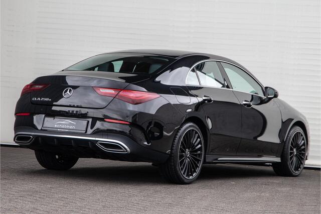 Mercedes-Benz CLA-KLASSE 250 e AMG Facelift, Distronic, Trekhaak, Widescreen, Sfeerverlichting, Hybrid 2024