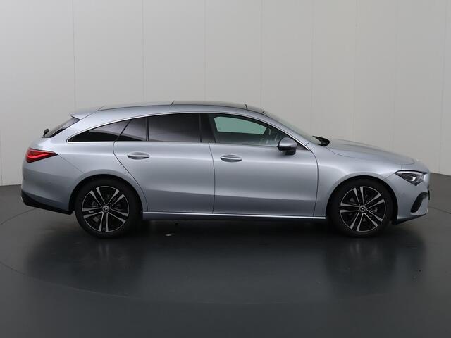 Mercedes-Benz CLA-KLASSE 180 Shooting Brake Star Edition Luxu