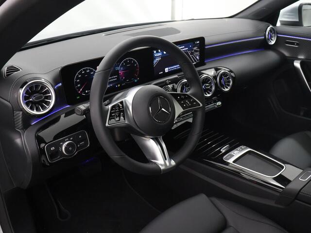 Mercedes-Benz CLA-KLASSE 180 Shooting Brake Star Edition Luxu
