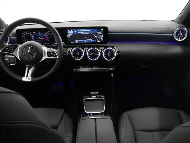 Mercedes-Benz CLA-KLASSE 180 Shooting Brake Star Edition Luxu