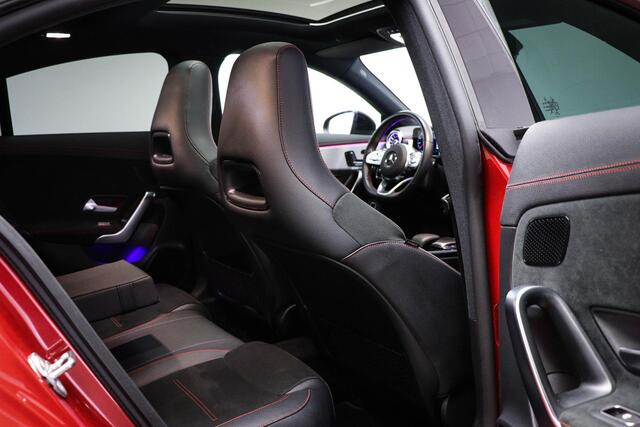 Mercedes-Benz CLA-KLASSE 250 e Business Solution AMG Limited | BUSINESS PLUS PACK | WIDESCREEN | SFEERVERLICHTING | DAB | APPLE