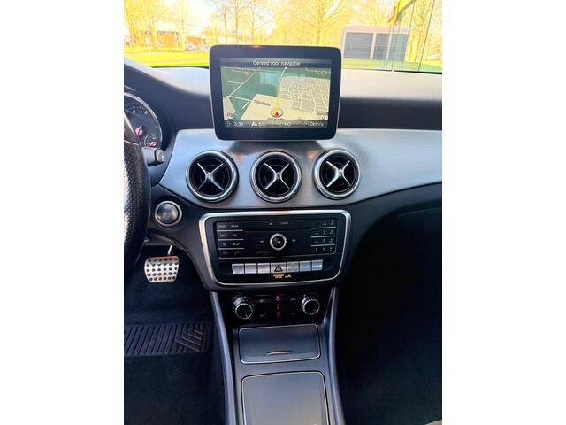 Mercedes-Benz CLA-KLASSE 180 Prestige AMG