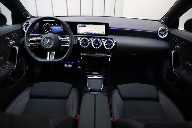 Mercedes-Benz CLA-KLASSE 200 AMG Aut7 | 164PK | Pano | Burmester | Keyles-go | Sfeerverlichting | Stuurwielverw. | Multi-beam | 2023.