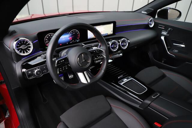Mercedes-Benz CLA-KLASSE 200 AMG Aut7 | 164PK | Pano | Burmester | Keyles-go | Sfeerverlichting | Stuurwielverw. | Multi-beam | 2023.