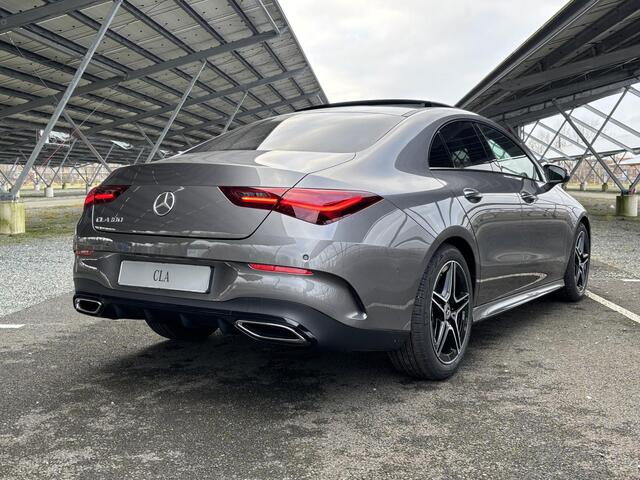 Mercedes-Benz CLA-KLASSE 180 Star Edition AMG Line | Panoramadak | 18-Inch | Nightpakket | Sfeerverlichting | Keyless-Go | DAB+ |