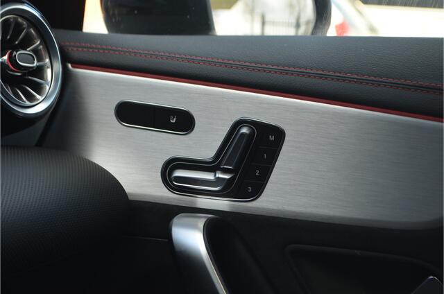 Mercedes-Benz CLA-KLASSE Shooting Brake 250 e AMG Pano | Sfeerverlichting | 2x Memory | Adaptive Cruise | Carplay | Widescreen | Night pakket | Trekhaak wegklapbaar