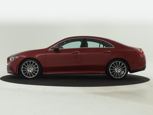 Mercedes-Benz CLA-KLASSE 200 AMG Sportpakket | Keyless Go | Sfeerverlichting | Stoelverwarming | Parkeerpakket met Camera | LED | DAB | Inclusief 24 maanden MB Certified garantie voor Europa.