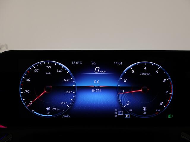 Mercedes-Benz CLA-KLASSE 200 AMG Sportpakket | Keyless Go | Sfeerverlichting | Stoelverwarming | Parkeerpakket met Camera | LED | DAB | Inclusief 24 maanden MB Certified garantie voor Europa.