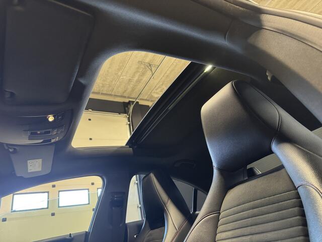 Mercedes-Benz CLA-KLASSE 180 Business Solution AMG Automaat | Panoramadak | Full LED | Sportstoelen | Stoelverwarming | Navi | Leder/Alcantara