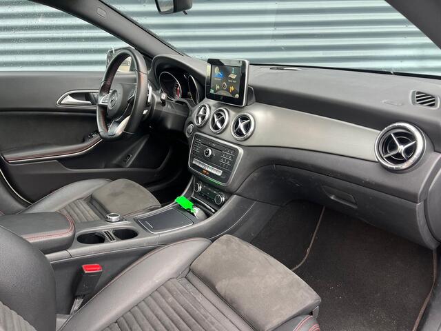 Mercedes-Benz CLA-KLASSE Shooting Brake 200 AMG Night | Panodak | Carplay | LED | Stoelverwarming | Keyless | Alcantara Sportstoelen |