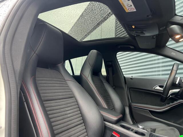 Mercedes-Benz CLA-KLASSE Shooting Brake 200 AMG Night | Panodak | Carplay | LED | Stoelverwarming | Keyless | Alcantara Sportstoelen |