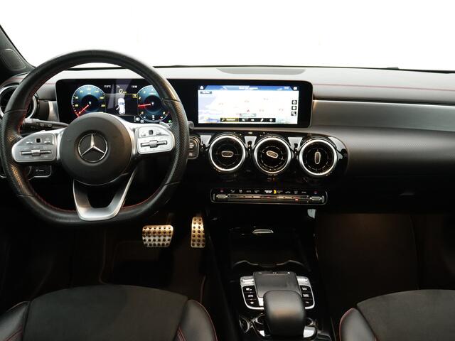 Mercedes-Benz CLA-KLASSE Shooting Brake 180 Advantage |AMG-Styling |Achteruitrijcamera | Panoramadak | Lichtmetalen velgen | Trekhaak | Parking support | Navigatie | Inclusief 24 maanden MB Certified garantie voor Europa.