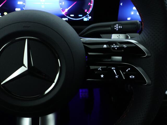 Mercedes-Benz CLA-KLASSE 180 AMG Line LIMITED Edition | Nightpakket | Parkeerpakket met achteruitrijcamera | KEYLESS GO-comfortpakket | USB pakket plus | Verwarmde stoelen vooraan | Sfeerverlichting | Draadloos oplaadsysteem voor Smartphone |