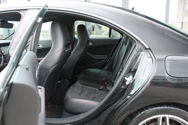 Mercedes-Benz CLA-KLASSE 180 AMG Night Edition Plus ? Camera ? Stoelverwarming ? Clima ? Navi