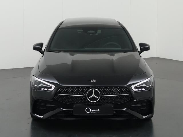 Mercedes-Benz CLA-KLASSE Shooting Brake 180 AMG Line | Night Pakket | 19 inch | Panoramadak | Keyless | Sfeerverlichting |