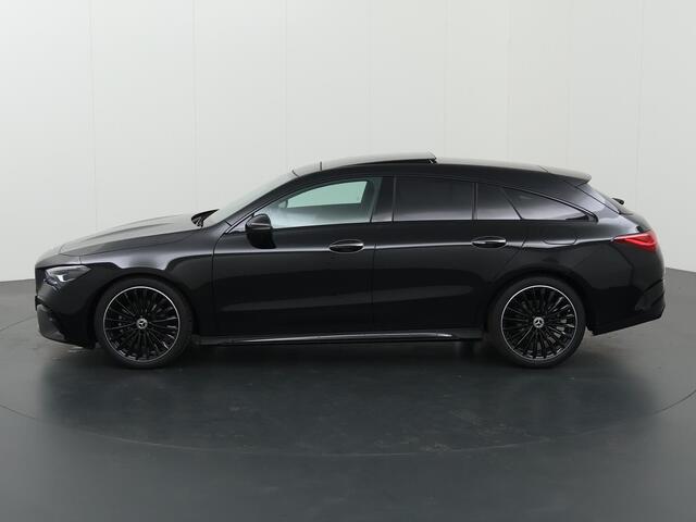 Mercedes-Benz CLA-KLASSE Shooting Brake 180 AMG Line | Night Pakket | 19 inch | Panoramadak | Keyless | Sfeerverlichting |