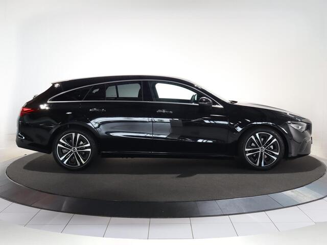 Mercedes-Benz CLA-KLASSE Shooting Brake 180 Star Edition Luxury Line | Achteruitrijcamera | Keyless | Sfeerverlichting | Stoelverwarming |
