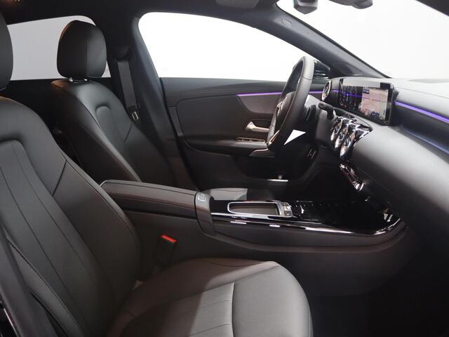 Mercedes-Benz CLA-KLASSE Shooting Brake 180 Star Edition Luxury Line | Achteruitrijcamera | Keyless | Sfeerverlichting | Stoelverwarming |