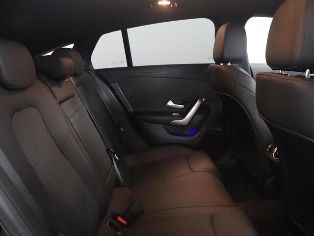 Mercedes-Benz CLA-KLASSE Shooting Brake 180 Star Edition Luxury Line | Achteruitrijcamera | Keyless | Sfeerverlichting | Stoelverwarming |