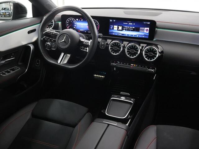 Mercedes-Benz CLA-KLASSE 180 Shooting Brake AMG Line Night pakket | Panoramadak | 19 inch LM velgen | Facelift type