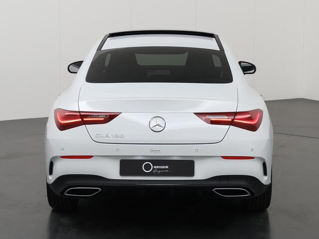 Mercedes-Benz CLA-KLASSE 180 Coupé Star Edition AMG Line | Panoramadak | Nightpakket | Multibeam Koplampen | Keyless Go | 19 Inch Multispaaks | Sfeerverlichting