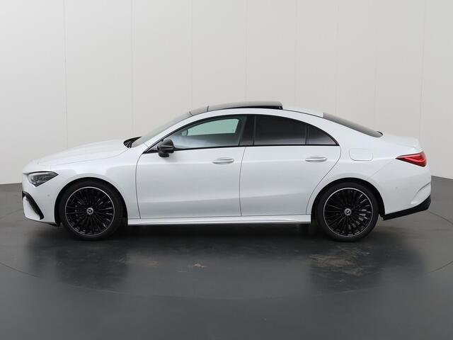 Mercedes-Benz CLA-KLASSE 180 Coupé Star Edition AMG Line | Panoramadak | Nightpakket | Multibeam Koplampen | Keyless Go | 19 Inch Multispaaks | Sfeerverlichting