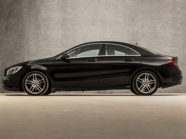 Mercedes-Benz CLA-KLASSE 180 AMG Sport Automaat (GROOT NAVI, LEDER/ALCANTARA, STOELVERWARMING, SPORTSTOELEN, DIAMOND GRILL, PARKEERSENSOREN, CRUISE, LED KOPLAMPEN, NIEUWSTAAT)