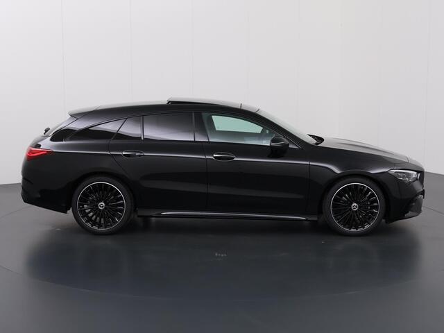 Mercedes-Benz CLA-KLASSE Shooting Brake 180 Star Edition AMG NIGHT | Panoramadak | Sfeerverlichting | Dodehoek assistent | Achteruitrijcamera | Keyless Entry | Apple Carplay | MultiBeam LED |