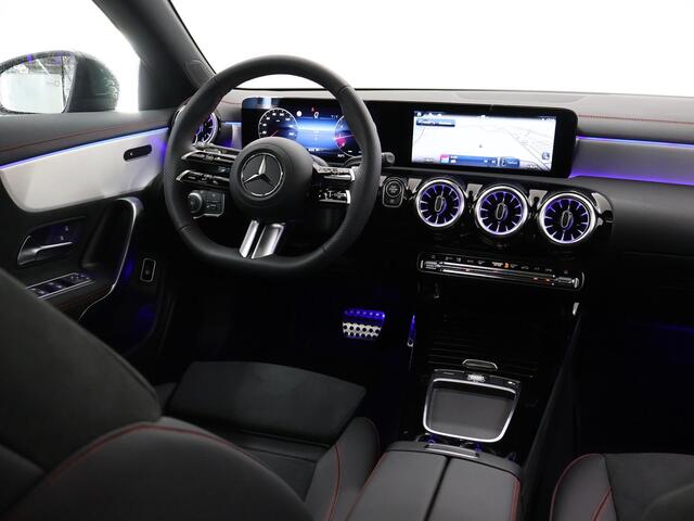Mercedes-Benz CLA-KLASSE Shooting Brake 180 Star Edition AMG NIGHT | Panoramadak | Sfeerverlichting | Dodehoek assistent | Achteruitrijcamera | Keyless Entry | Apple Carplay | MultiBeam LED |