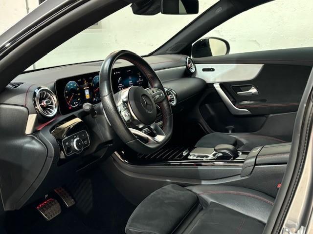 Mercedes-Benz CLA-KLASSE Shooting Brake 200 Business Solution AMG | Panoramadak | Night | Apple Carplay | NL auto | BTW |