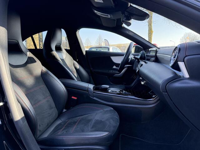 Mercedes-Benz CLA-KLASSE 200 AMG Line 2e Eigenaar,Navi,Camera,Stoelverwarming,Ambient Lighting,Sportstoelen,Weinig KM,N.A.P,APK tot 07-2026