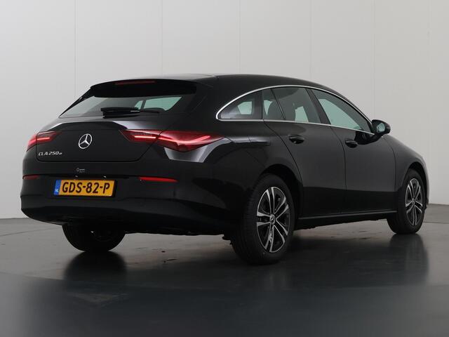 Mercedes-Benz CLA-KLASSE Shooting Brake 250e Star Edition | Trekhaak | Stoelverwarming | Achteruitrijcamera | Elektrische Kofferbak | Parktronic | DAB+ Radio | Easypack Achterklep |