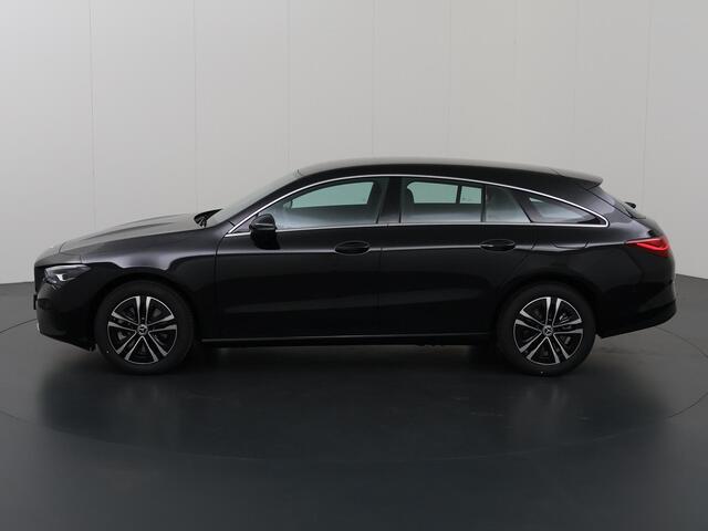 Mercedes-Benz CLA-KLASSE Shooting Brake 250e Star Edition | Trekhaak | Stoelverwarming | Achteruitrijcamera | Elektrische Kofferbak | Parktronic | DAB+ Radio | Easypack Achterklep |