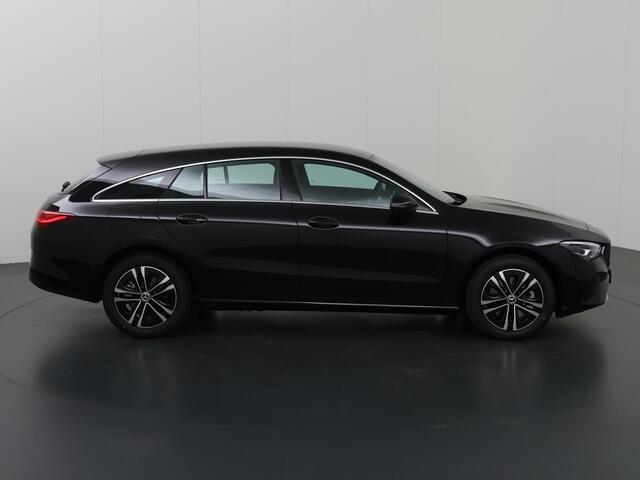Mercedes-Benz CLA-KLASSE Shooting Brake 250e Star Edition | Trekhaak | Stoelverwarming | Achteruitrijcamera | Elektrische Kofferbak | Parktronic | DAB+ Radio | Easypack Achterklep |