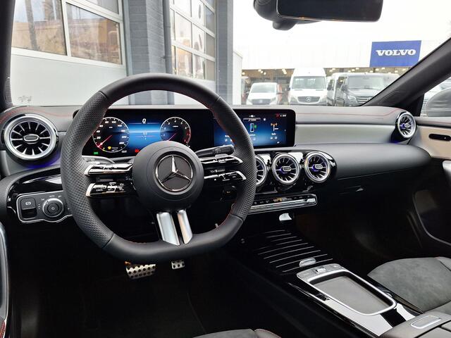 Mercedes-Benz CLA-KLASSE Shooting Brake 180 Star Edition AMG Line Mercedes-Benz CLA Shooting Brake 180 Star Edition AMG Line Panoramadak | Dodehoekassistent | MULTIBEAM LED Koplampen | Stoelverwarming | Sfeerverlichting | Achteruitrijcamera | Parkeersensoren | Showmodel