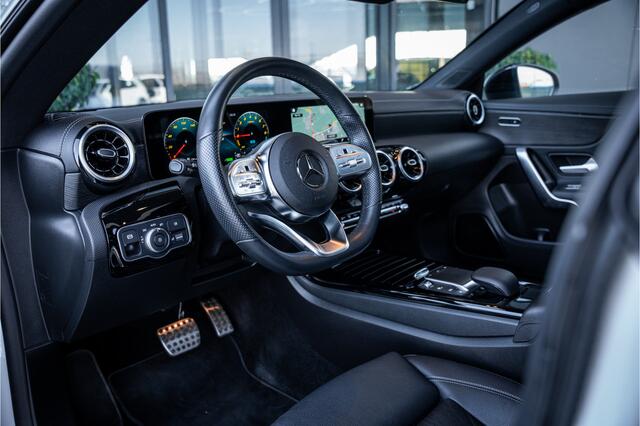 Mercedes-Benz CLA-KLASSE Shooting Brake 250 e AMG - Panorama | Burmester | Keyless | HUD