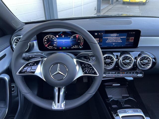 Mercedes-Benz CLA-KLASSE Shooting Brake 250 e Star Edition Luxury Line | Panoramadak | MULTIBEAM LED Koplampen | Dodehoekassistent | Sfeerverlichting | Stoelverwarming | Parkeersensoren | Achteruitrijcamera | Elektrisch Inklapbare Buitenspiegels | Showmodel