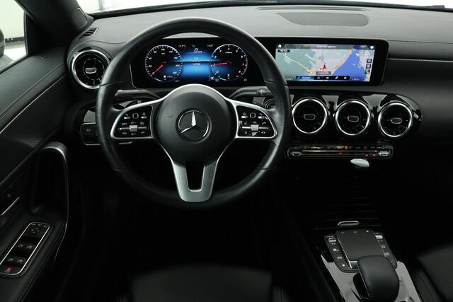 Mercedes-Benz CLA-KLASSE 200 Progressive | Widescreen | Full LED | Camera | Half leder | Navigatie | Climate control | Park Assist | Cruise control
